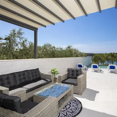 Luxury Kevin * ميدولين